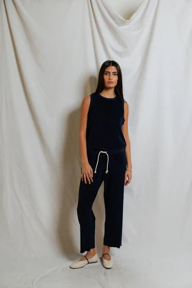 PERFECR WHITE TEE- Eliana Loop Terry Capri Pant
