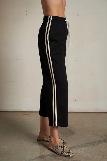 PERFECT WHITE TEE-Claud Travel Track Pant True Black