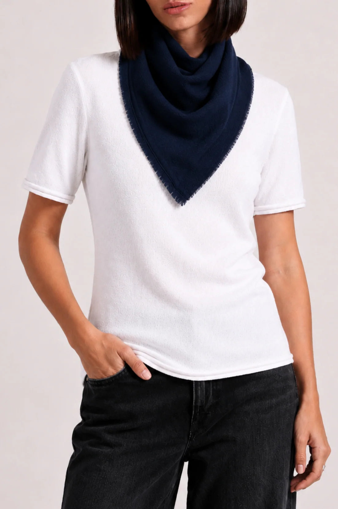 MINNIE ROSE-Cashmere Neckerchief Scarf with Eyelash Fringe Black