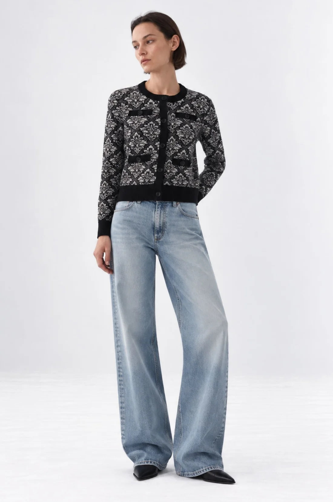 MINNIE ROSE-Damask Jacquard Long Sleeve Crew Cardigan Black Combo