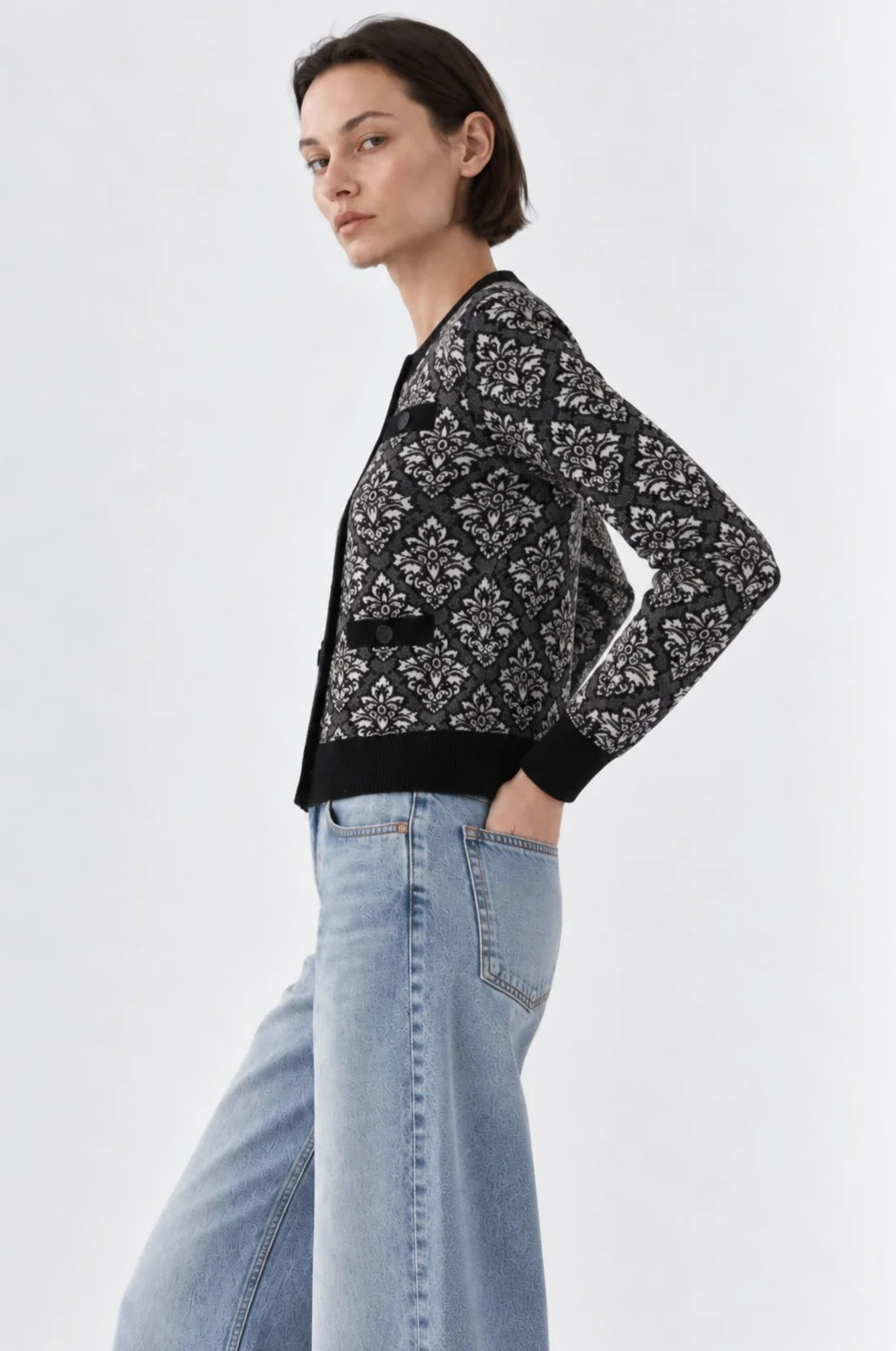 MINNIE ROSE-Damask Jacquard Long Sleeve Crew Cardigan Black Combo