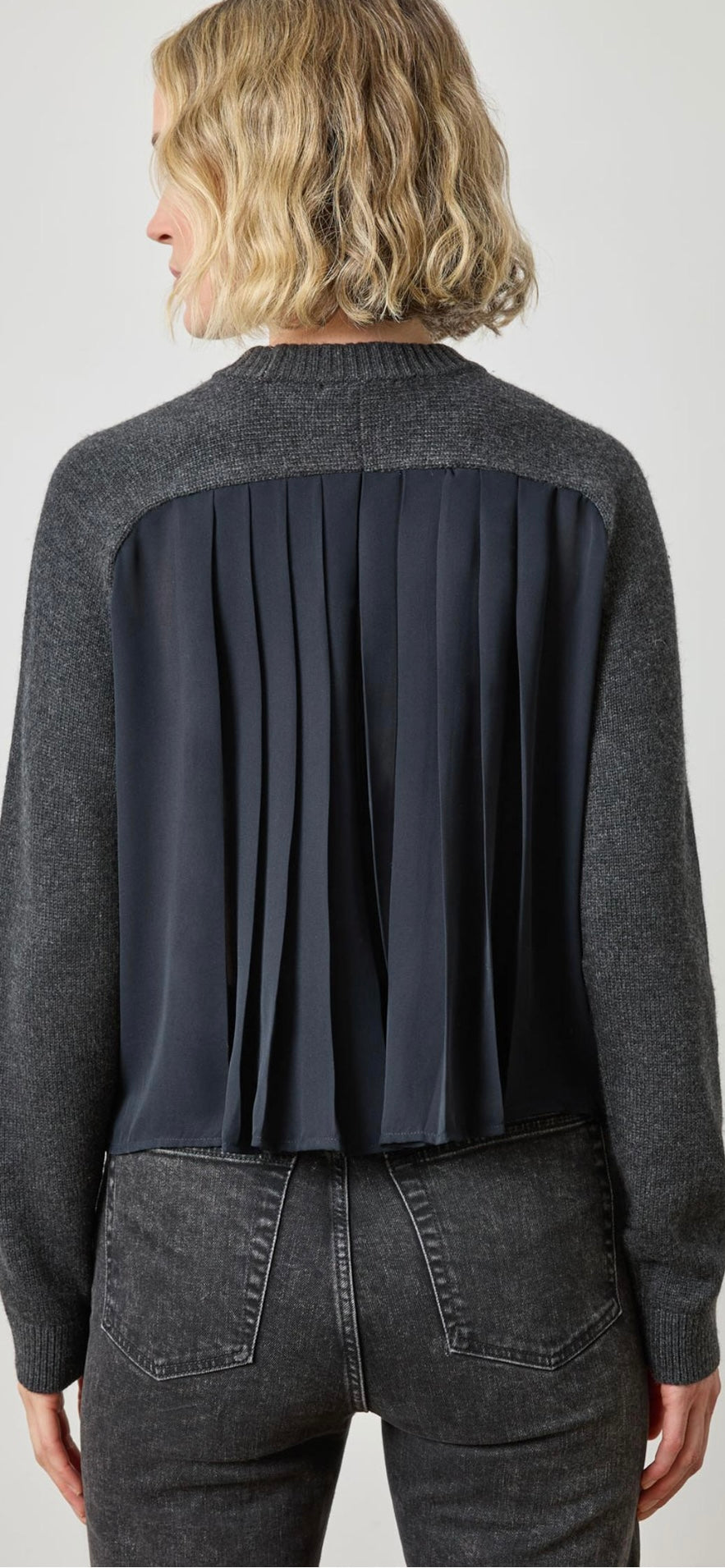 LILLA P-Pleat Back Raglan Sweater Caviar