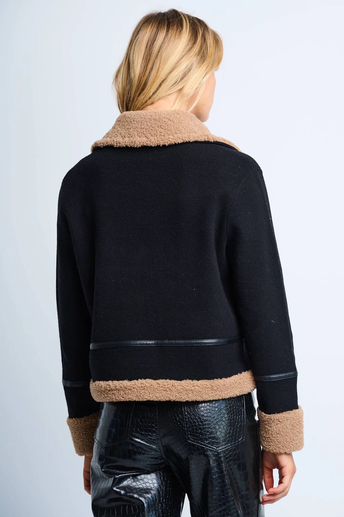 LISA TODD- The Motto Black/Camel