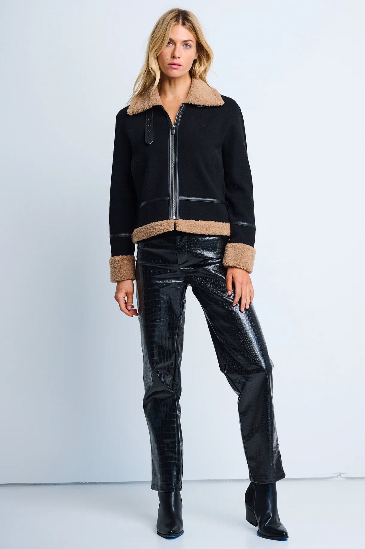 LISA TODD- The Motto Black/Camel