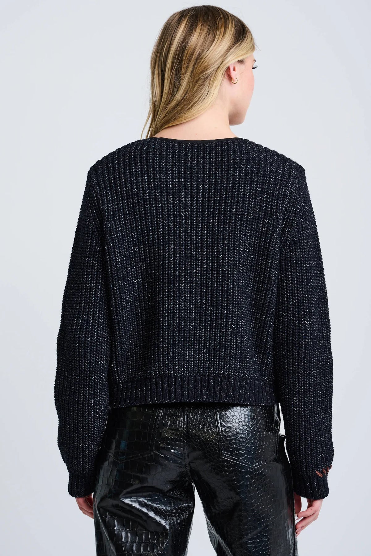 LISA TODD-Pocket Puff Black