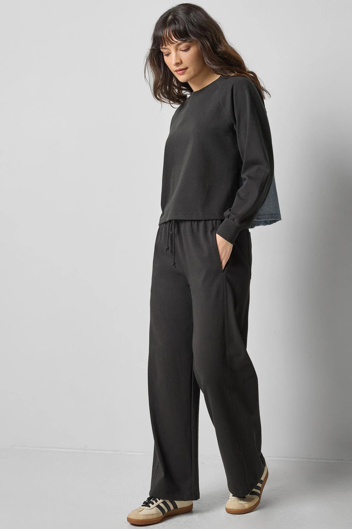 LILLA P-Chambray Pleat Back Crewneck Black