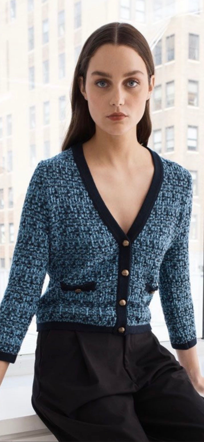 AUTUMN CASHMERE-Cropped Texture Stitch V Neck Jacket Blue Combo