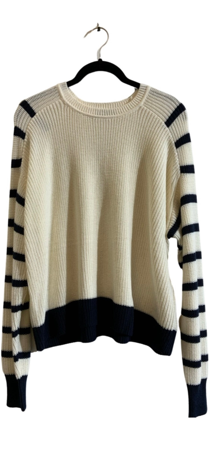 HASSON-Shaker Crew with Striped Sleeves White/Navy
